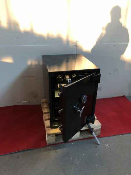 Messeaussteller Grad 3, Klavierlack, 320 Kg